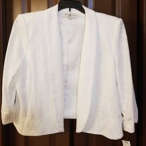 White petite blazer